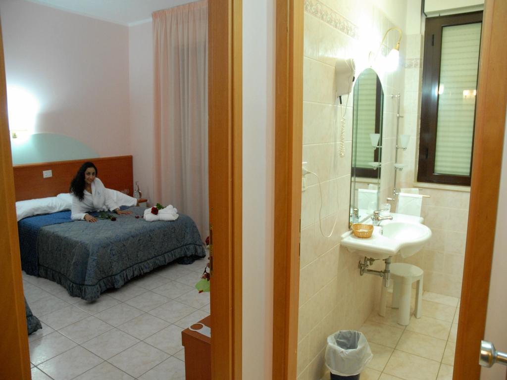 Aloha Park Hotel كامبومارينو الغرفة الصورة