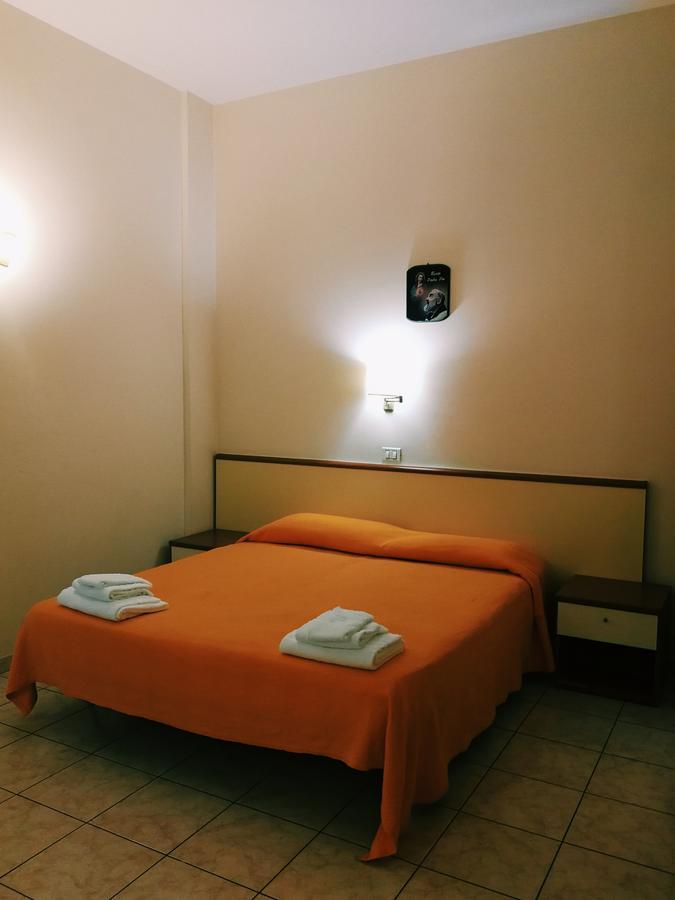 Aloha Park Hotel كامبومارينو المظهر الخارجي الصورة