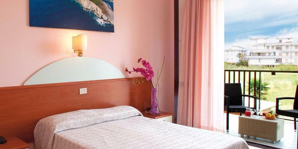Aloha Park Hotel كامبومارينو المظهر الخارجي الصورة