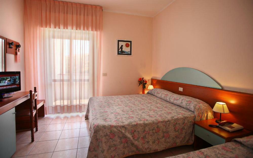 Aloha Park Hotel كامبومارينو المظهر الخارجي الصورة