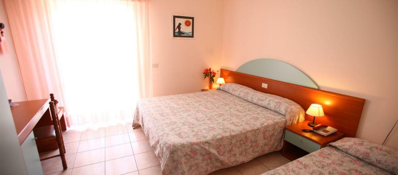 Aloha Park Hotel كامبومارينو المظهر الخارجي الصورة