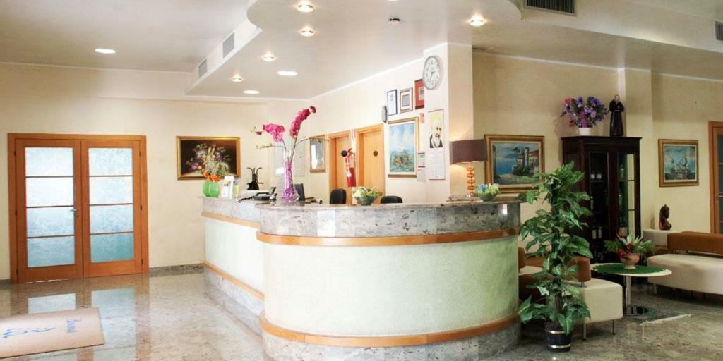 Aloha Park Hotel كامبومارينو المظهر الخارجي الصورة